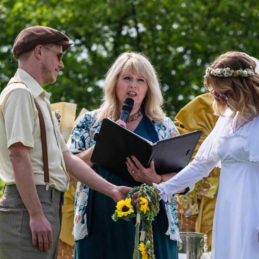 Beautiful and memorable handfasting marriage ceremonies